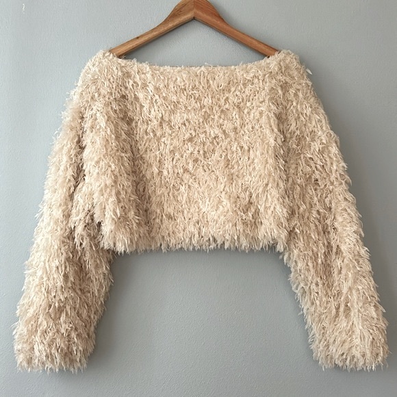 Free People • NWT Ivory Cream Feather Flutter Sweatshirt Size Medium - Picture 3 of 17